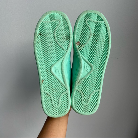 ✨Nike Tennis Classic Sneakers ✨ - Picture 7 of 7
